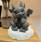 Drachen Wächter aus Steinoptik – Handgefertigte Deko Figur mit Betonplatte | Gargoyle Figur