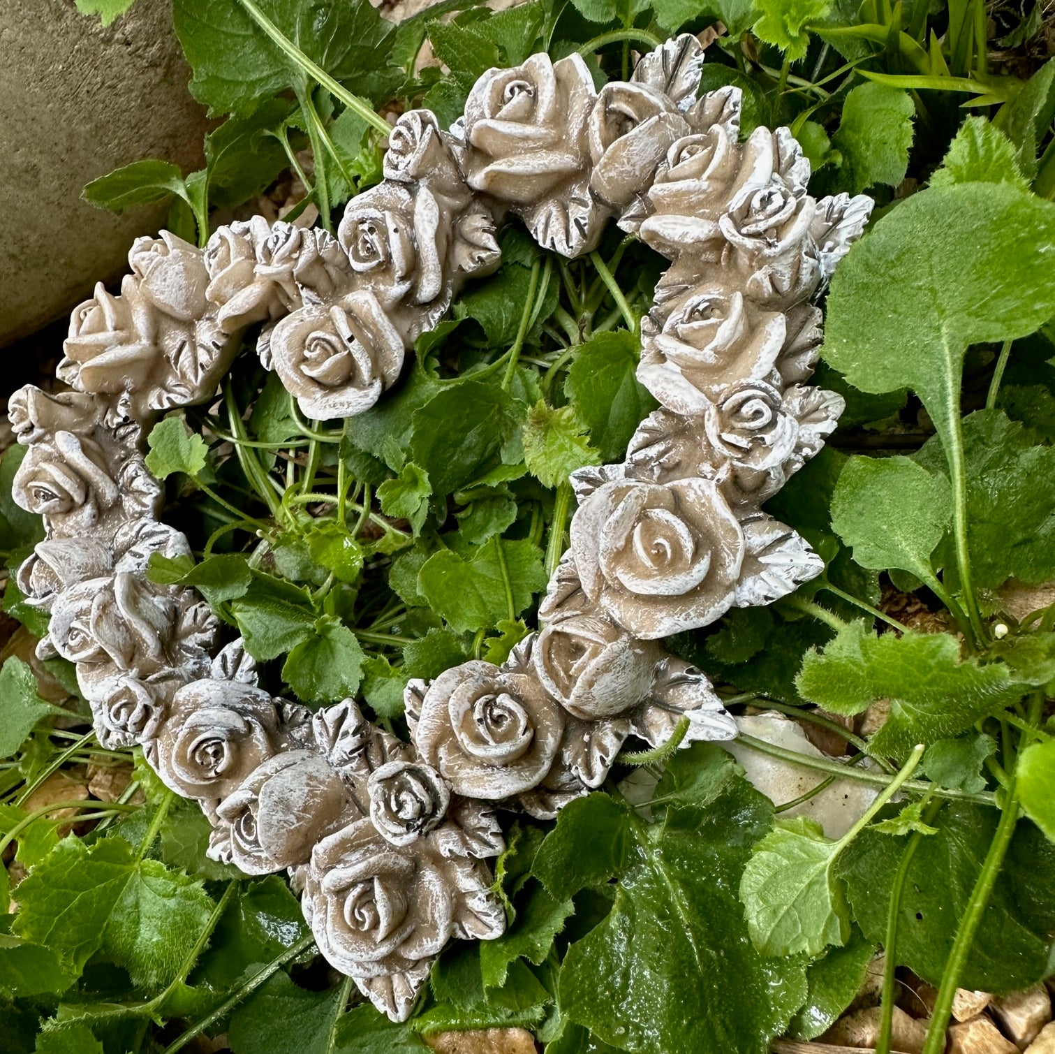 Grabschmuck Rosenblüten Rose HERZ Rosenkranz Rosenherz Grabdekoration wetterfest