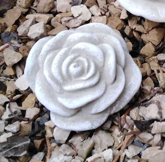 Stein Rose Rosenblüte Blüte Blumen Steinguss frostfest wetterfest Garten Deko 8cm