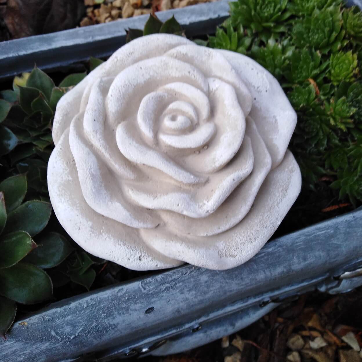 Stein Rose Rosenblüte Blüte Blumen Steinguss frostfest wetterfest Garten Deko 12cm hellgrau